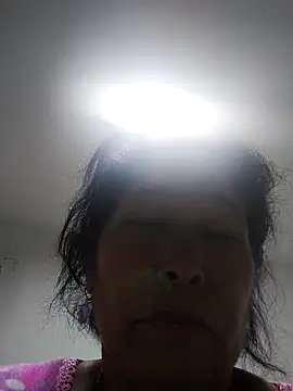 Snapshot of girl_amada chatting on 05/27/26, 01:52 girl amada online show from 05/27/26, 01:52