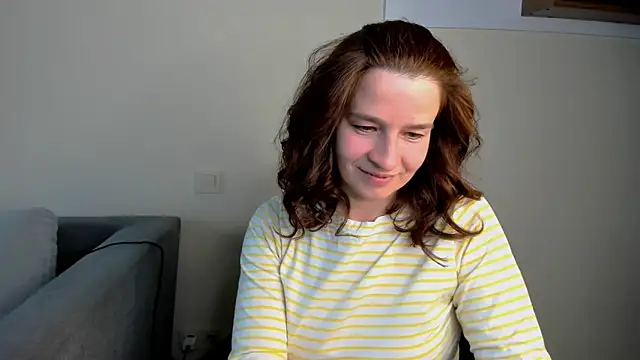 Snapshot of Clear_Angel chatting on 04/24/26, 01:35 Clear Angel online show from 04/24/26, 01:35