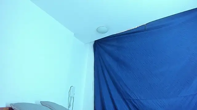 emiily15   online show from 12/16/24, 05:54