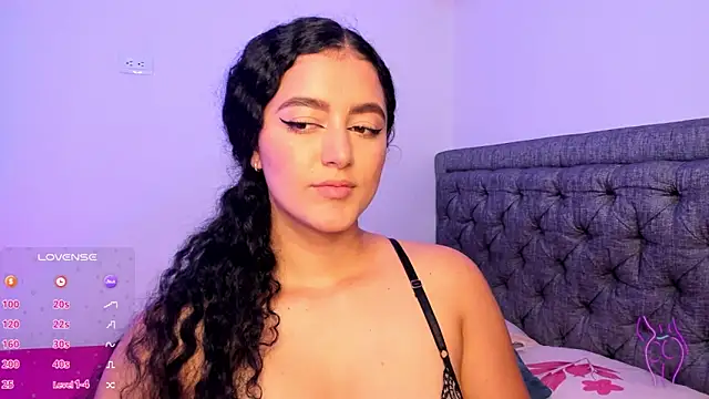 Adhara-zanne online show from 11/17/25, 09:15