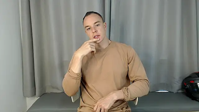 Snapshot of heilgarbest chatting on 11/30/25, 10:30 heilgarbest online show from 11/30/25, 10:30