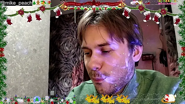Snapshot of mike_peach chatting on 12/20/25, 10:28 mike peach online show from 12/20/25, 10:28