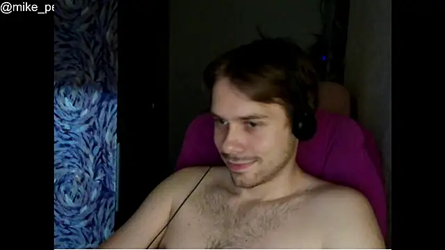 Snapshot of mike_peach chatting on 01/15/26, 02:05 mike peach online show from 01/15/26, 02:05