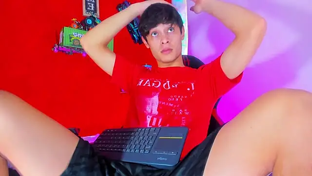 LilOwen  online show from 10/25/25, 05:51