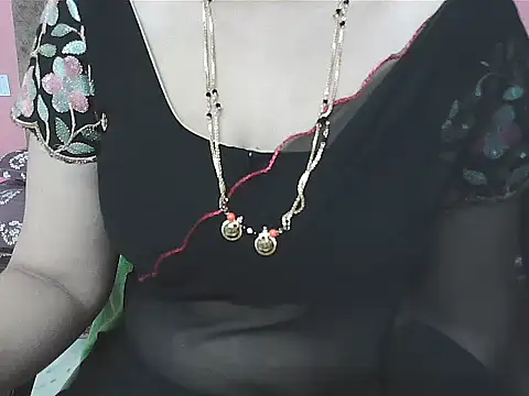 Snapshot of sunitha-3 chatting on 09/17/25, 05:20 sunitha-3 online show from 09/17/25, 05:20