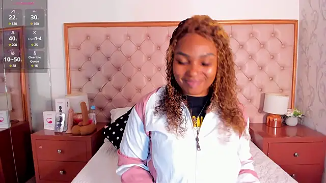 Isla Scott online show from 03/18/25, 11:19