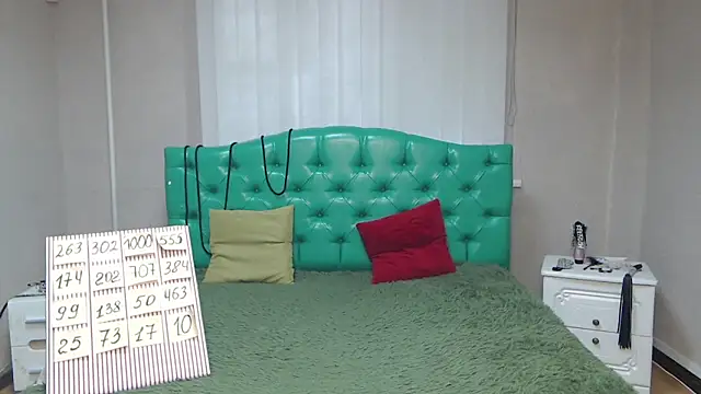 IsabelBlackberry online show from 02/10/25, 12:08