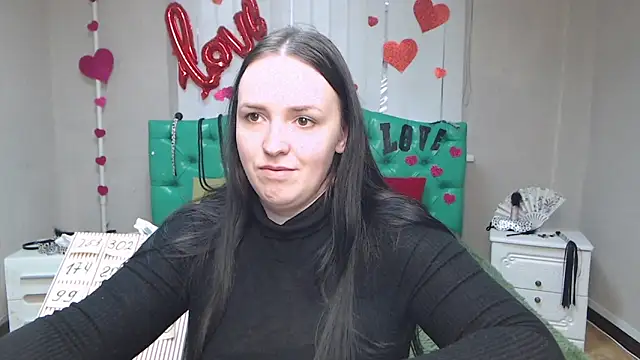 IsabelBlackberry online show from 02/17/25, 12:27