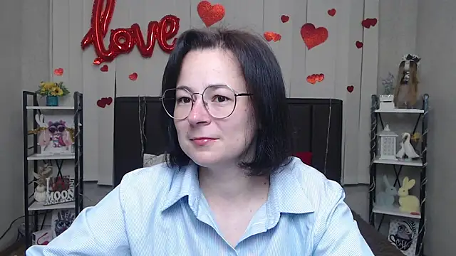 Snapshot of MarieSho chatting on 05/28/26, 05:38 MarieSho online show from 05/28/26, 05:38