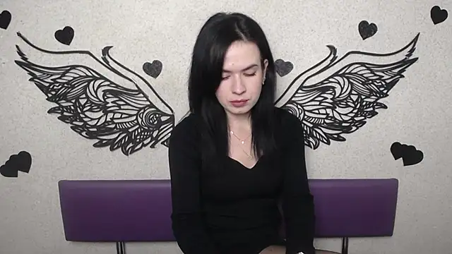 JasmineKouch online show from 10/09/25, 05:22