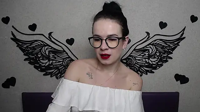 JasmineKouch online show from 10/16/25, 05:25