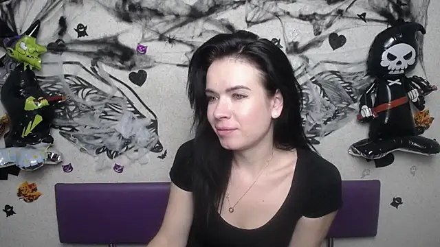 JasmineKouch online show from 10/21/25, 05:24