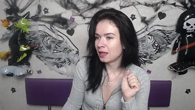 JasmineKouch online show from 11/06/25, 06:20