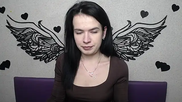 JasmineKouch online show from 11/18/25, 07:57