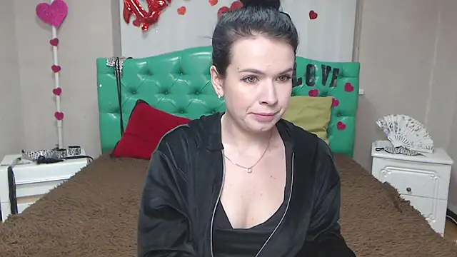 JasmineKouch online show from 01/17/26, 06:44