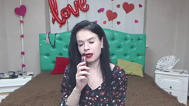Snapshot of JasmineKouch chatting on 03/08/26, 06:23 JasmineKouch online show from 03/08/26, 06:23