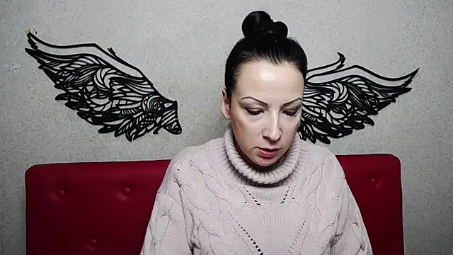 Snapshot of ElizabethSho chatting on 02/10/25, 09:15 ElizabethSho online show from 02/10/25, 09:15