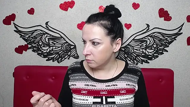 Snapshot of ElizabethSho chatting on 03/06/25, 06:05 ElizabethSho online show from 03/06/25, 06:05