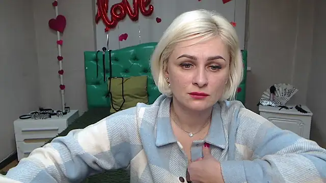 OliviaHorst online show from 03/12/25, 03:29