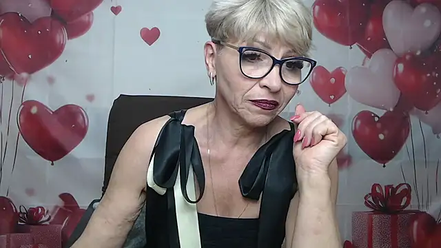 Snapshot of EllaBonito chatting on 05/16/26, 10:58 EllaBonito online show from 05/16/26, 10:58