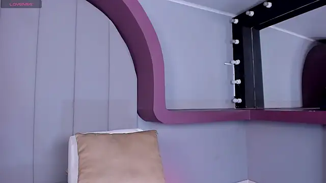 celestelewis online show from 10/04/25, 07:34