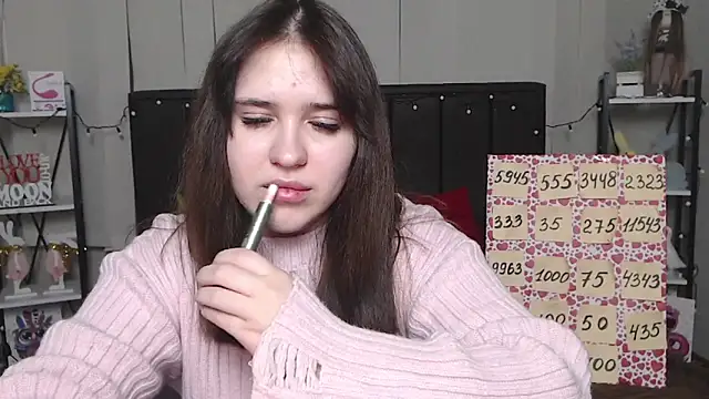 LauraHlot online show from 02/07/25, 04:27