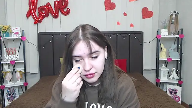 LauraHlot online show from 02/13/25, 06:27