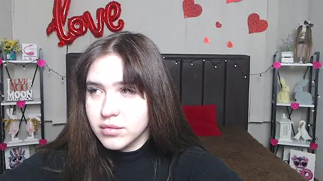 LauraHlot online show from 02/16/25, 12:52