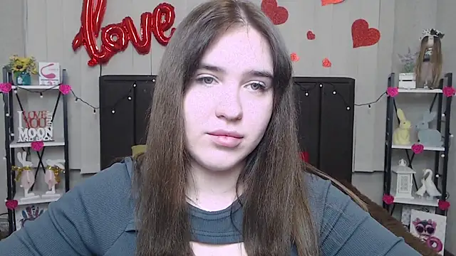 LauraHlot online show from 02/23/25, 12:30