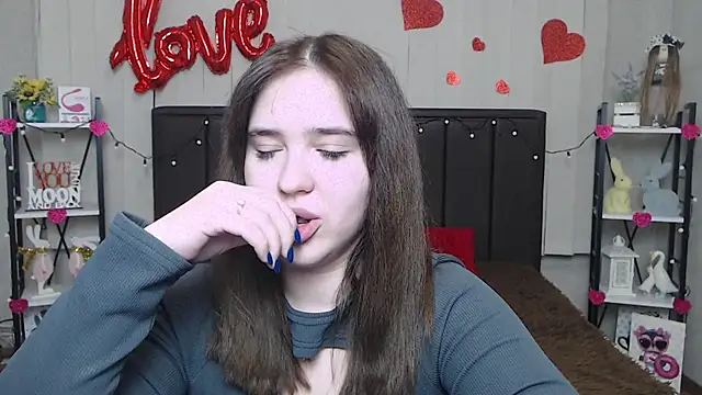 LauraHlot online show from 02/23/25, 03:35