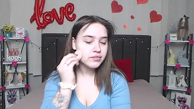 LauraHlot online show from 02/26/25, 06:11