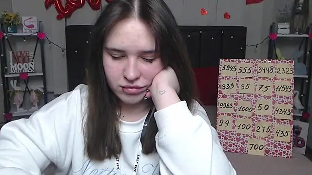 LauraHlot online show from 03/06/25, 06:59