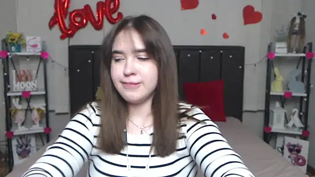 LauraHlot online show from 03/08/25, 09:50