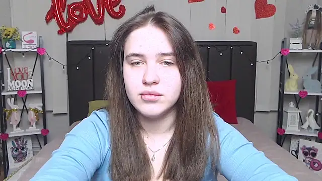 LauraHlot online show from 03/10/25, 12:40