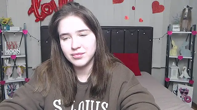 LauraHlot online show from 03/10/25, 09:40