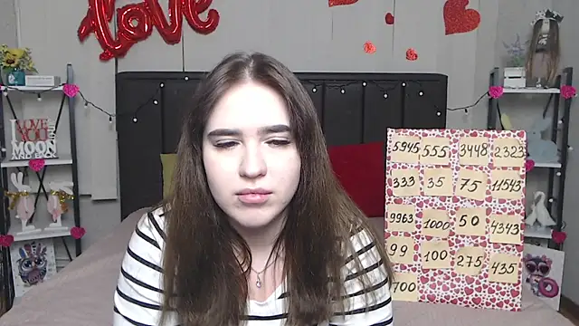 LauraHlot online show from 03/13/25, 09:37