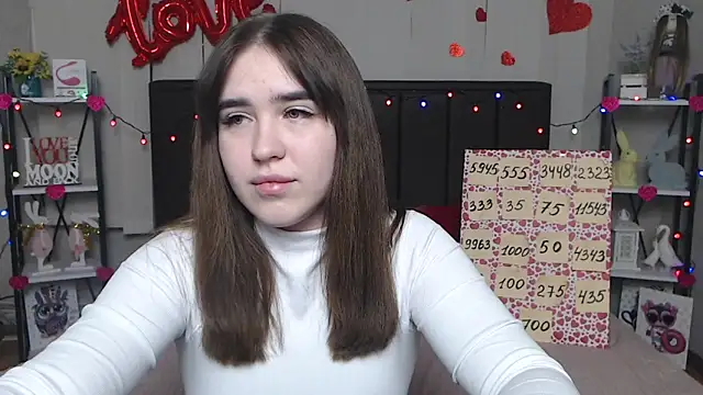 LauraHlot online show from 03/18/25, 04:04