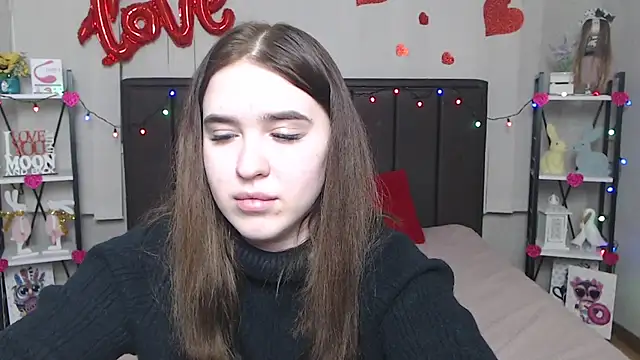 LauraHlot online show from 03/22/25, 09:34