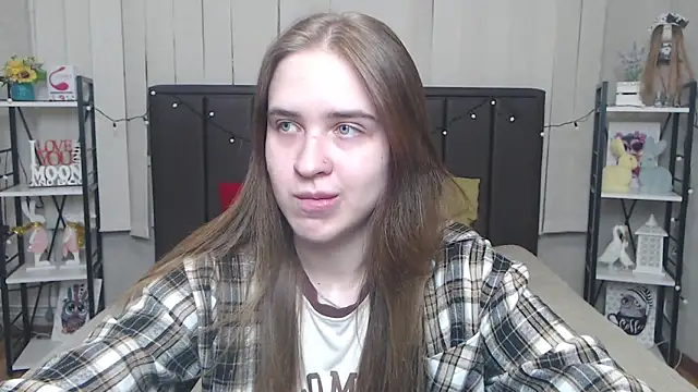 LauraHlot online show from 09/22/25, 05:37