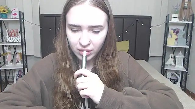 LauraHlot online show from 10/01/25, 05:30