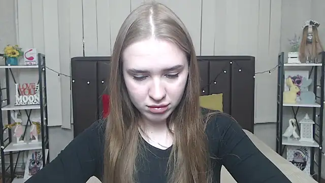 LauraHlot online show from 10/15/25, 05:46