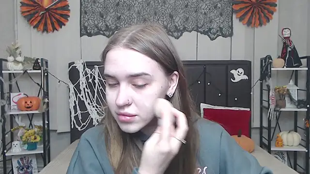 LauraHlot online show from 11/02/25, 06:27