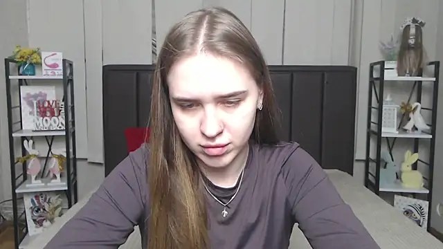 LauraHlot online show from 11/27/25, 06:54