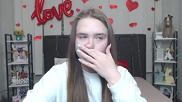 LauraHlot online show from 02/09/26, 06:45