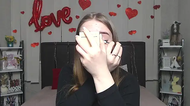 LauraHlot online show from 02/26/26, 06:51