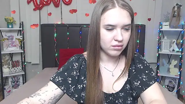 LauraHlot online show from 04/14/26, 06:30