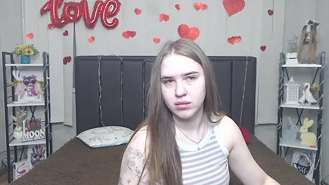 Snapshot of LauraHlot chatting on 05/20/26, 06:08 LauraHlot online show from 05/20/26, 06:08