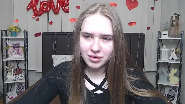Snapshot of LauraHlot chatting on 05/29/26, 05:38 LauraHlot online show from 05/29/26, 05:38
