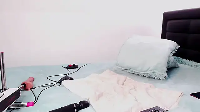 anyaadamss online show from 10/25/25, 12:56