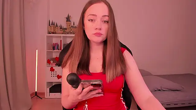 Snapshot of WalkingGirl chatting on 02/14/25, 05:36 WalkingGirl online show from 02/14/25, 05:36